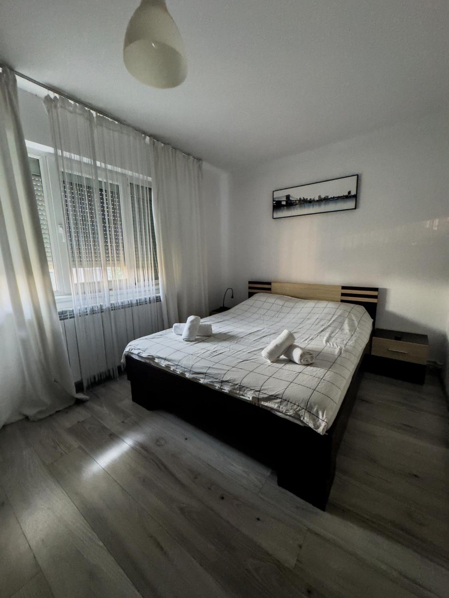 Lion Crib Apartment Bacau Exterior photo